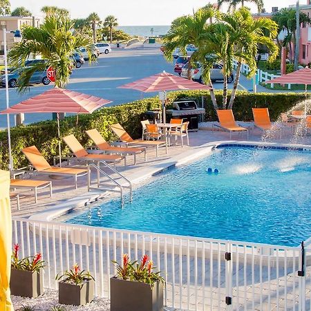 St. Pete Beach Suites Exteriör bild
