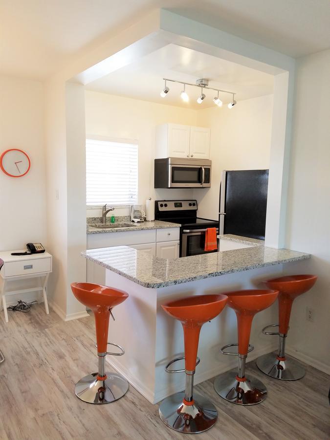 St. Pete Beach Suites Exteriör bild