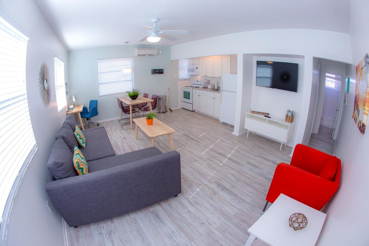 St. Pete Beach Suites Exteriör bild
