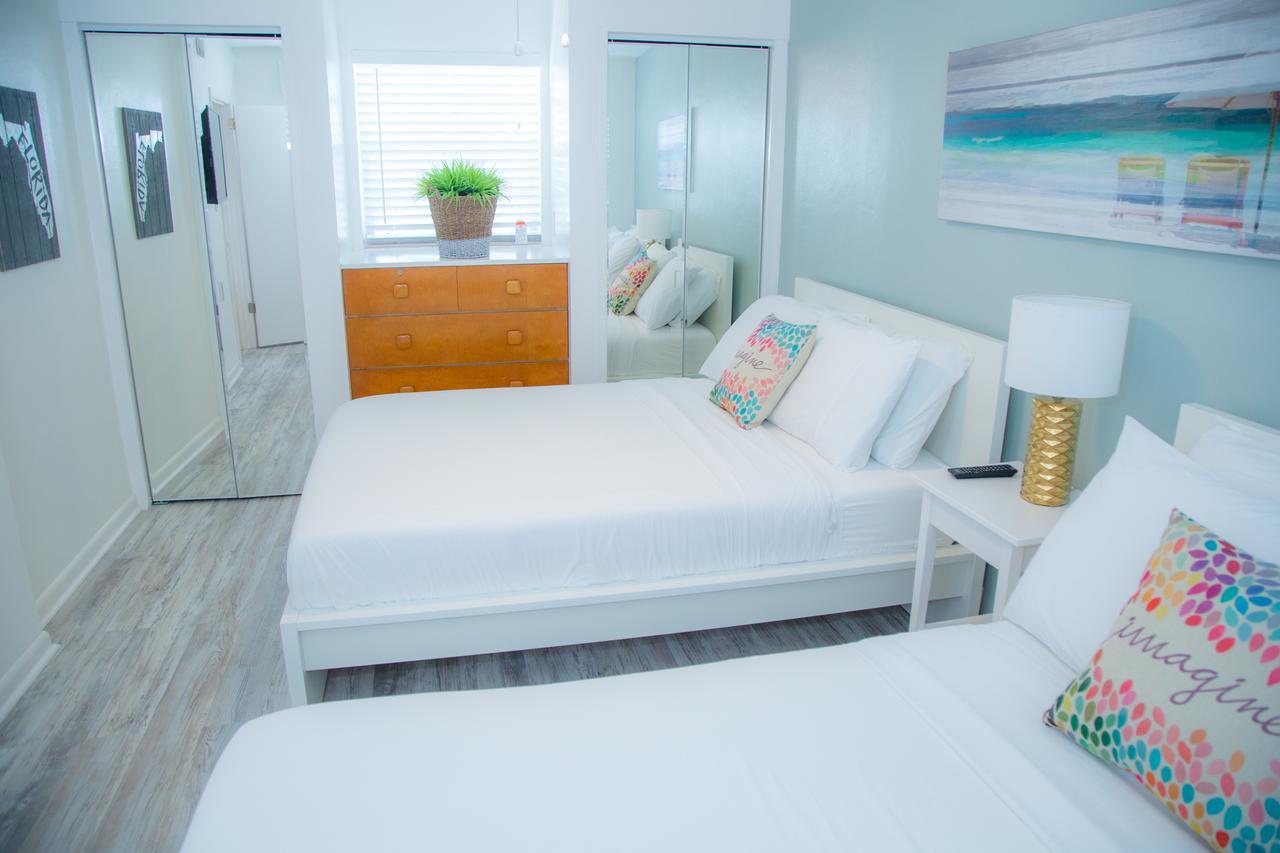 St. Pete Beach Suites Exteriör bild