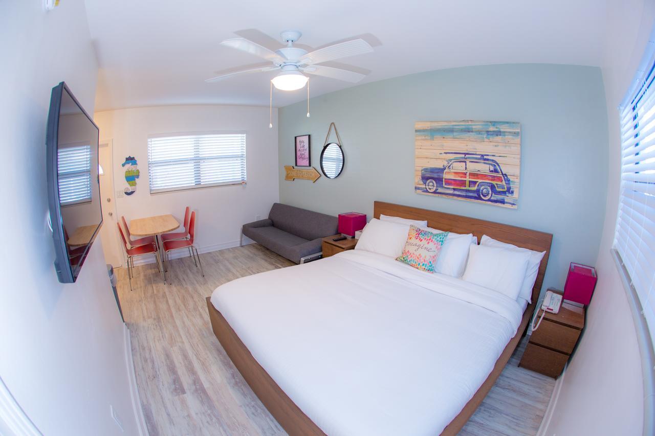 St. Pete Beach Suites Exteriör bild