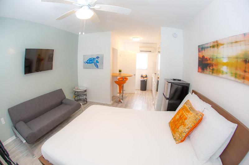 St. Pete Beach Suites Exteriör bild