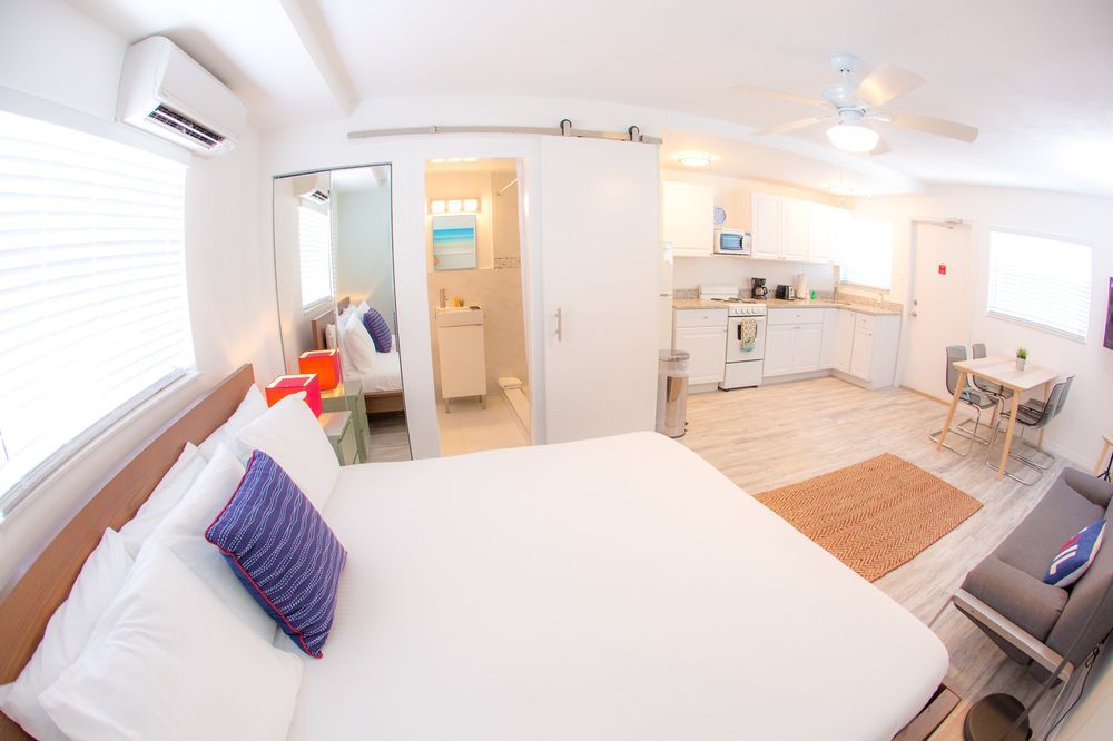 St. Pete Beach Suites Exteriör bild